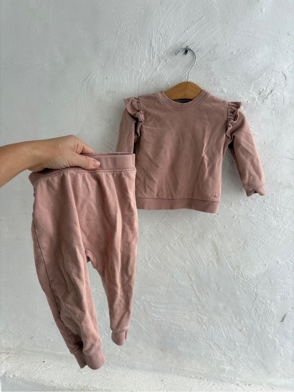 Pehr organics baby girl 6-12 months ruffle sweater set in peony